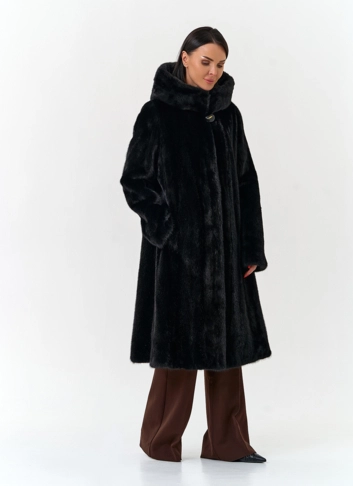 Шуба из меха норки с капюшоном