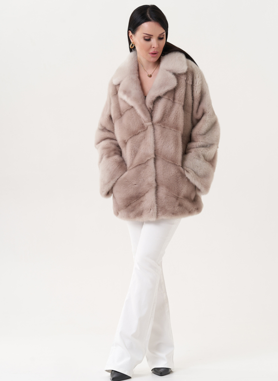 Укороченная шуба из меха норки с английским воротником