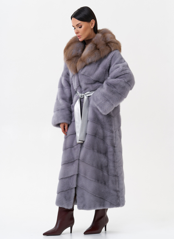 Норковая шуба с капюшоном из меха куницы