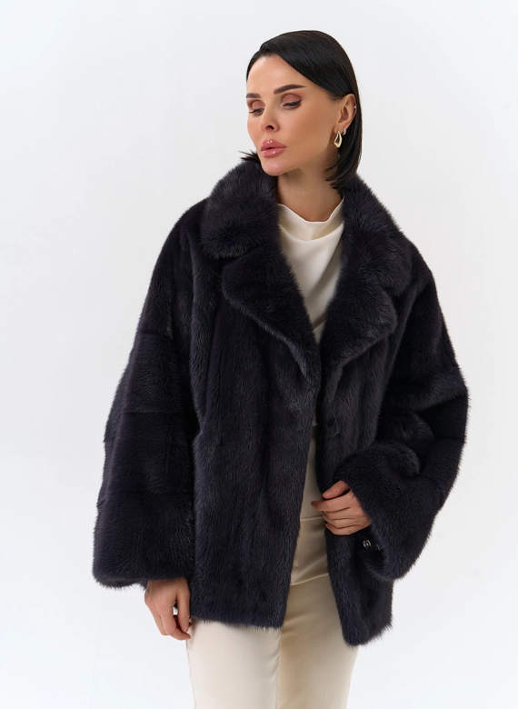 Шуба из меха норки с английским воротником