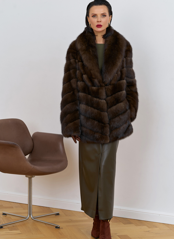 Женская шуба из соболя с воротником шаль