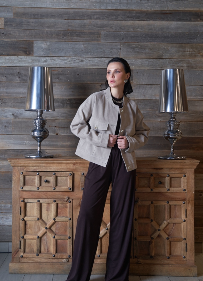 фото Светлая куртка из замши модель № 29927