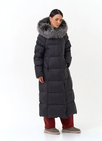 Женский пуховик с мехом чернобурой лисы на капюшоне фото