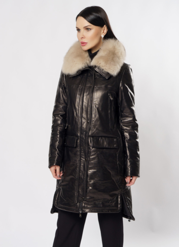 Пуховик из натуральной кожи на молнии черного цвета