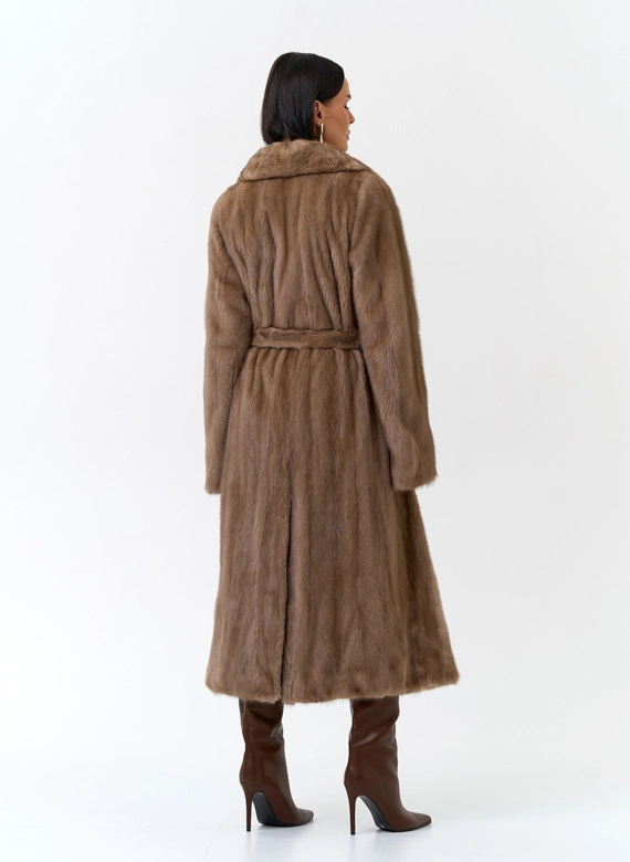Женская шуба из меха норки с английским воротником