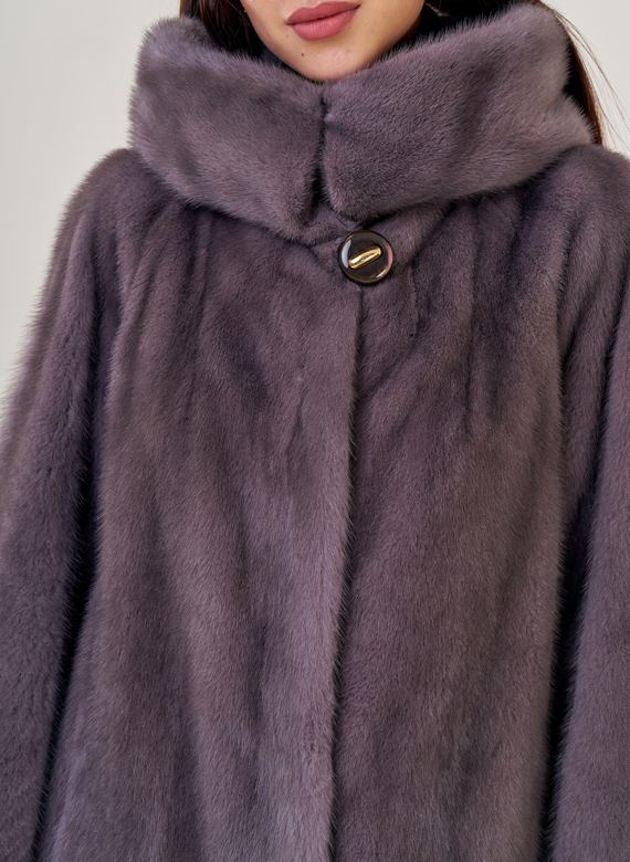 Шуба фиолетового цвета из норки