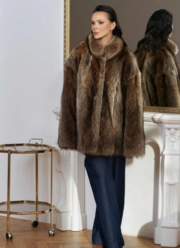 Шуба из меха канадского енота
