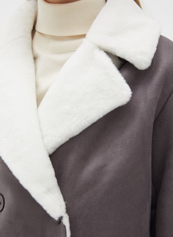 Женская двухсторонняя дубленка из эко кожи с английским воротником