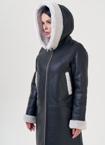 Двухсторонняя женская дубленка с капюшоном