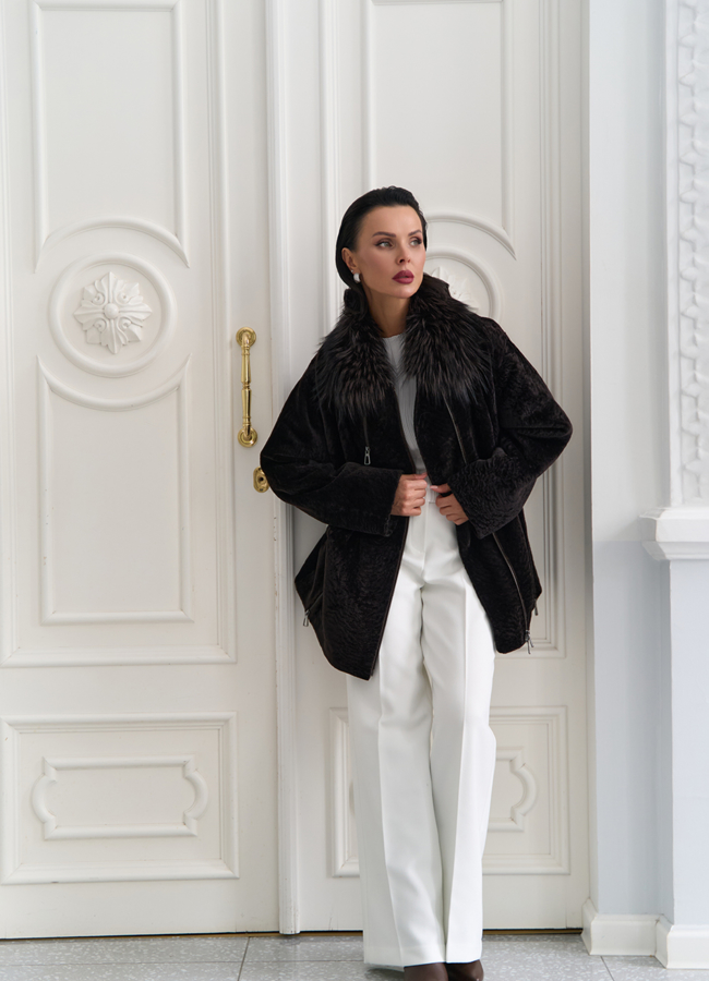 Дубленка натуральная с воротником из меха лисы модель № 31624 в кредит