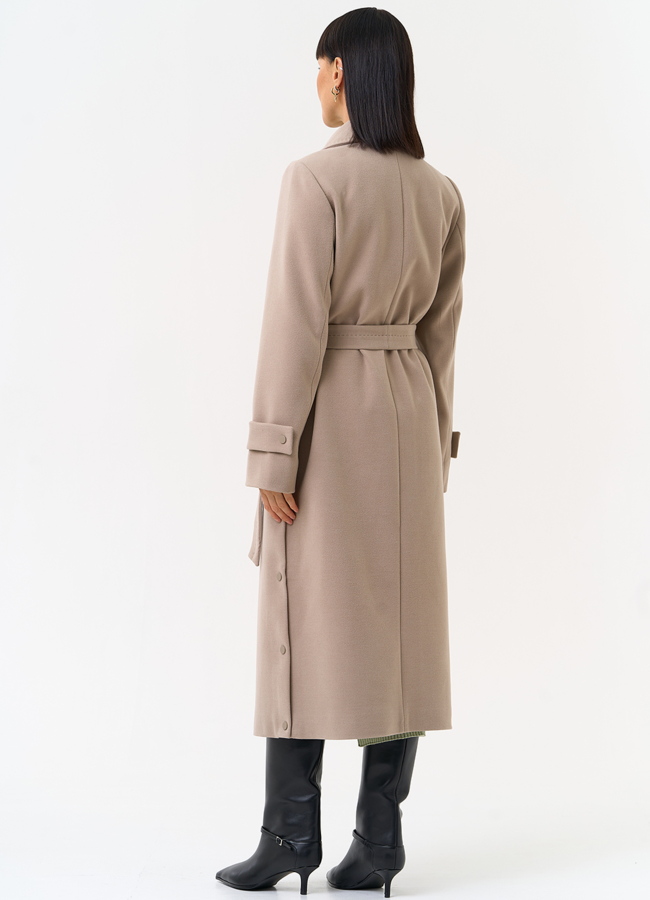 фото Женское пальто бежевого цвета с поясом модель № 31558