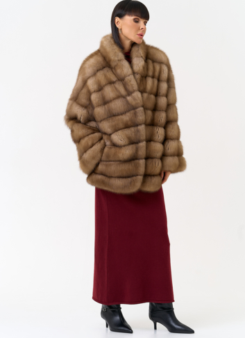 Женская шуба из куницы с воротником